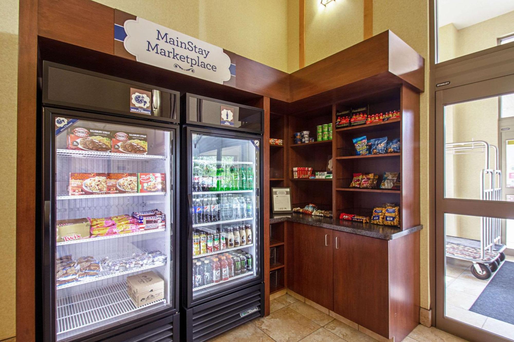 Mainstay Suites Madison - Monona Exterior photo
