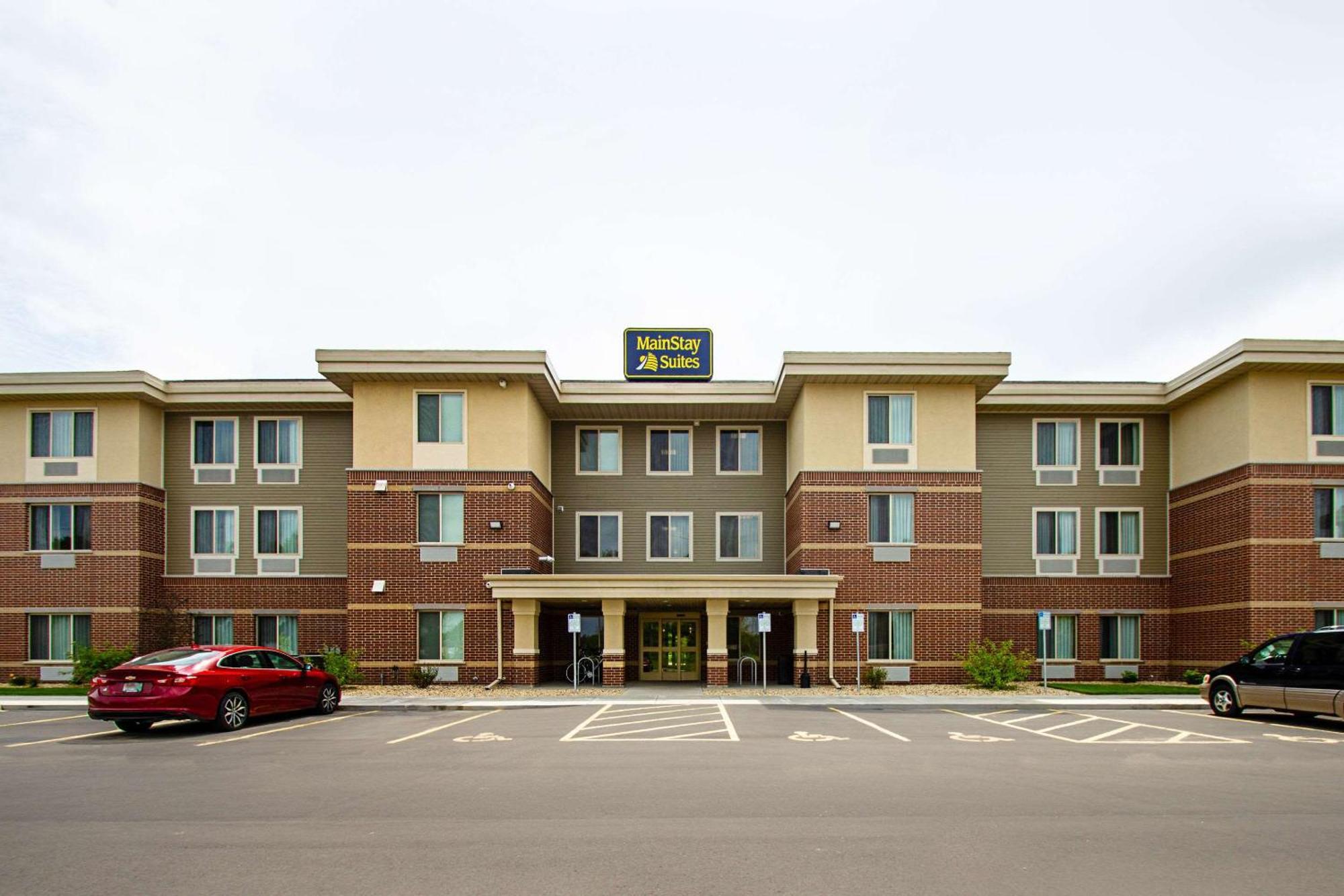 Mainstay Suites Madison - Monona Exterior photo